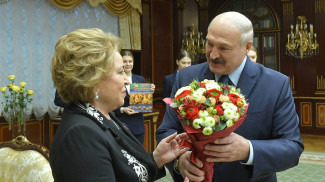 Александр Лукашенко и Валентина Матвиенко