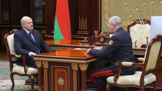 Александр Лукашенко и Юрий Караев