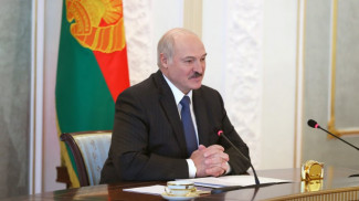 Александр Лукашенко во время видеоконференции