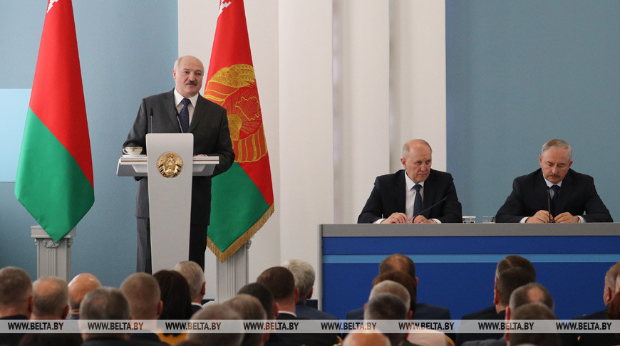 Александр Лукашенко во время встречи с активом Гродненской области