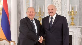 Александр Лукашенко и Армен Саркисян. Фото из архива