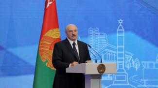 Александр Лукашенко во время выступления