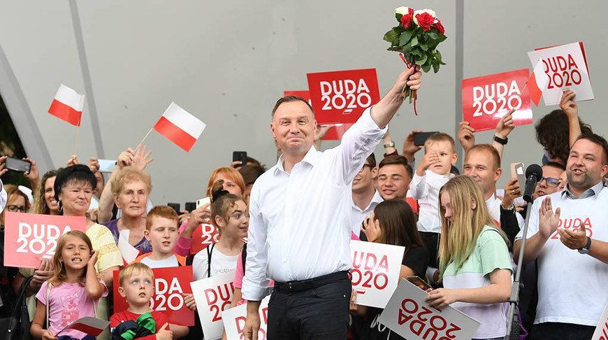 Президент Польши Анджей Дуда (в центре). Фото  EPA - EFE 