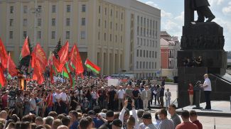 Александр Лукашенко на митинге на площади Независимости