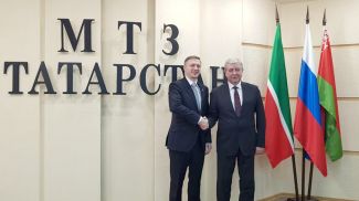 Альберт Каримов и Владимир Семашко. Фото посольства Беларуси в России