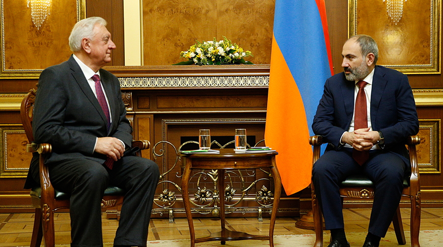 Михаил Мясникович и Никол Пашинян. Фото правительства Армении