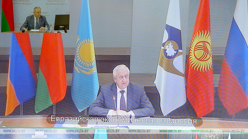 Михаил Мясникович во время заседания в формате видеоконференции