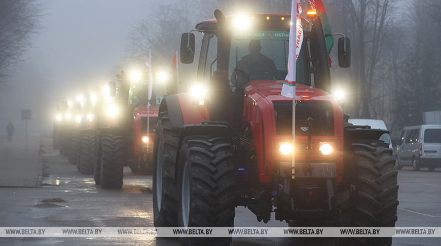 240 тракторов BELARUS отравились в Витебскую область