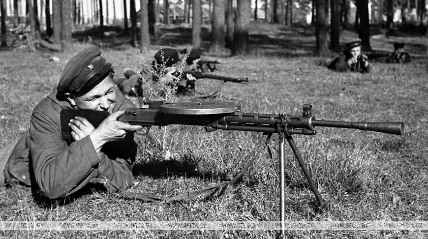 Минское партизанское соединение. Партизаны на боевых учениях, 1943 год