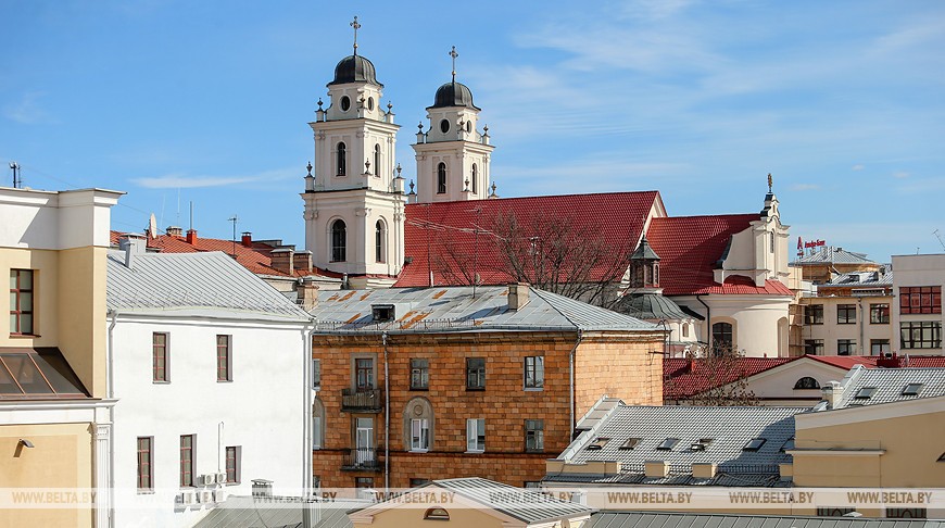 Вид на Архикафедральный собор Пресвятой Девы Марии в Минске