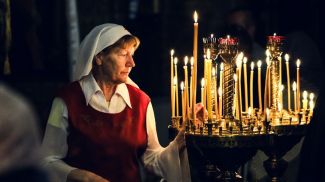 Во время праздничного пасхального ночного богослужения в Свято - Николаевском гарнизонном соборе в Бресте