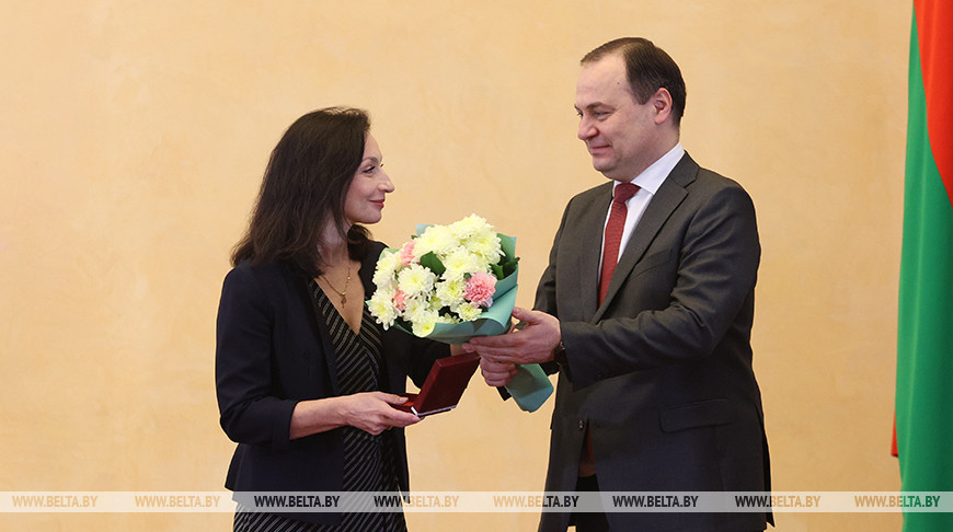 Заместитель директора музыкального театра "Рада" Оксана Кимкетова награждена медалью Франциска Скорины