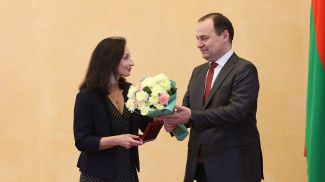 Заместитель директора музыкального театра &quot;Рада&quot; Оксана Кимкетова награждена медалью Франциска Скорины