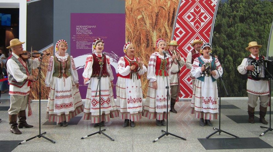 Ансамбль народной музыки "Вытинанка". Фото EXPO Belarus