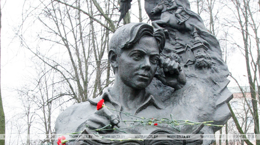 Памятник Владимиру Короткевичу в Орше. Фото из архива