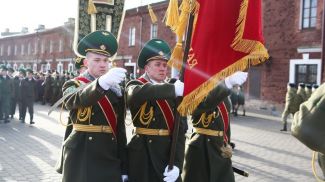 Во время старта пограничной эстафеты, посвященной 75-летию победы в Великой Отечественной войне