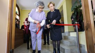 Лариса Воронко и Ольга Мычко во время открытия центра