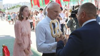 Генеральный директор ОАО &quot;СМТ №27&quot; Юрий Ашурко во время церемонии открытия