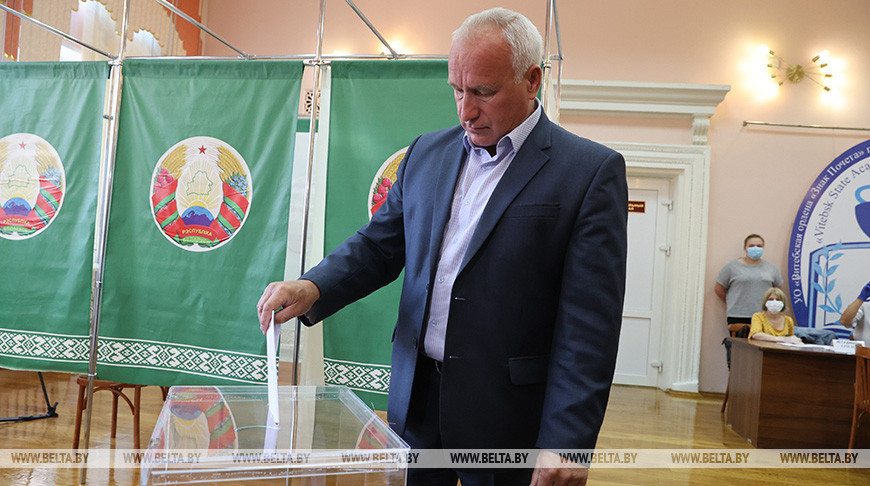 Николай Шерстнев во время голосования