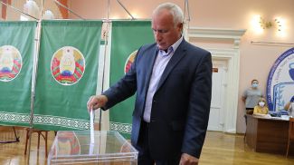Николай Шерстнев во время голосования