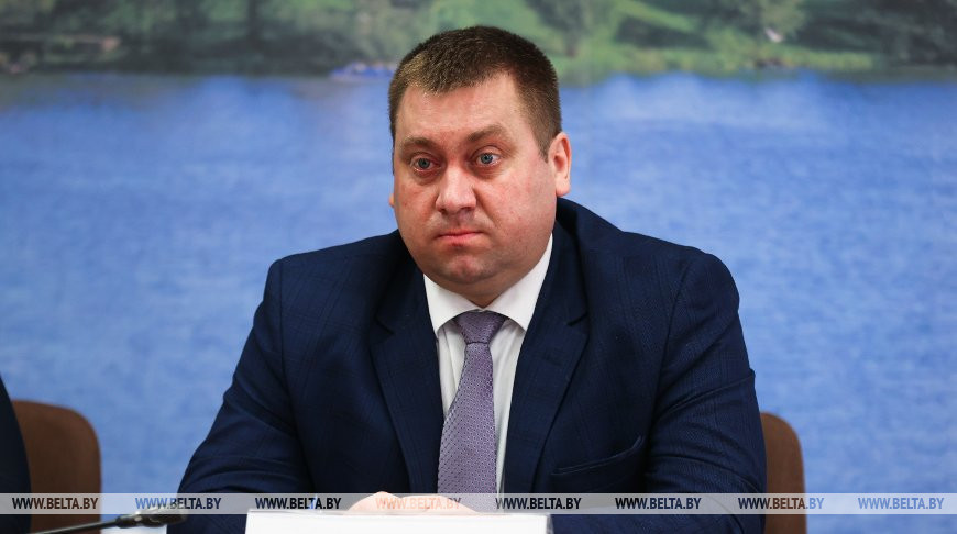 Владимир Лебедь во время пресс-конференции