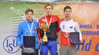 Евгений Болгов (слева). Фото Белорусского союза конькобежцев