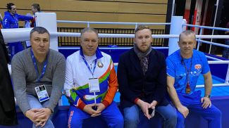 Денис Сабалевский (второй справа). Фото Белорусской федерации бокса