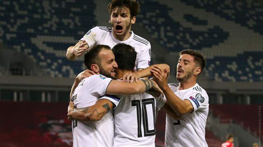 Футболисты команды Грузии. Фото  Reuters 