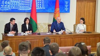 Александр Лукашенко на встрече со студентами