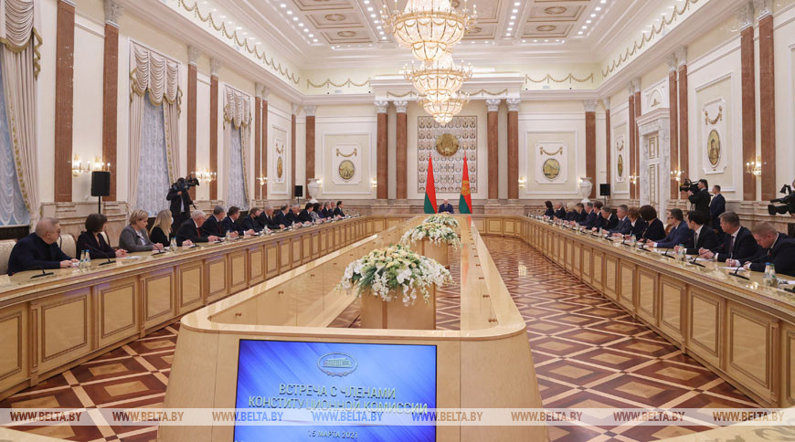 Александр Лукашенко на встрече с членами Конституционной комиссии