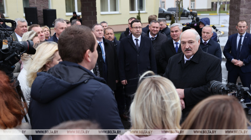 Александр Лукашенко во время встречи с работниками оршанской городской больницы №1 имени Семашко