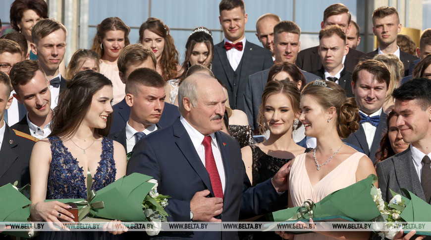 Александр Лукашенко принял участие в открытии Республиканского бала выпускников учреждений высшего образования, 2021 год