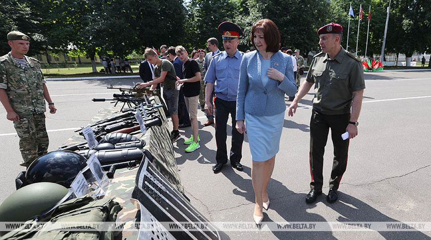 Наталья Кочанова во время открытия военно-патриотического лагеря