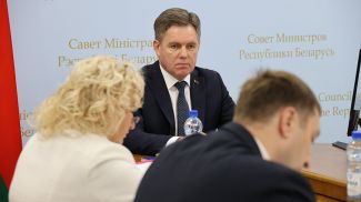 Игорь Петришенко во время заседания