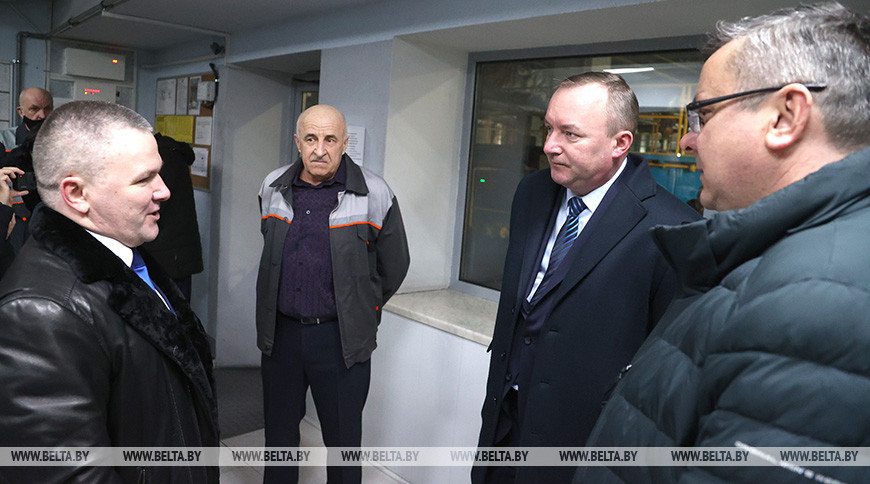Леонид Мартынюк во время встречи с рабочими предприятия