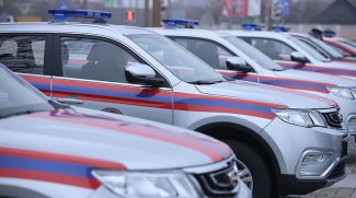 В Гродно вручили ключи от 14 новых машин для спасательных подразделений