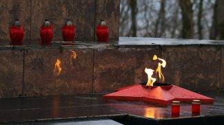 Во время перезахоронения останков 28 советских воинов