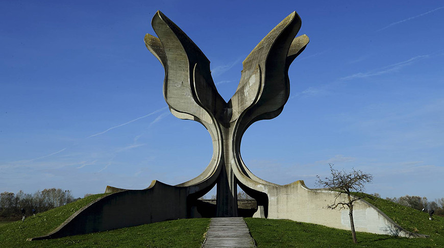 Монумент на месте концентрационного лагеря Ясеновац. Фото  Reuters 