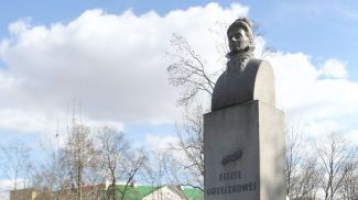 Памятник Элизе Ожешко в Гродно. Фото из архива