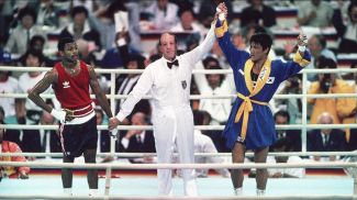 Пак Си Хун (справа) победил Роя Джонса-младшего на Олимпийских играх-1988. Фото Getty Images