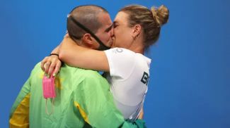 Бруно Фратус с женой. Фото Reuters
