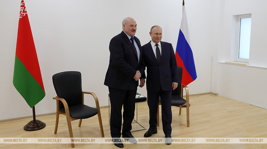 Президенты Беларуси и России Александр Лукашенко и Владимир Путин проводят переговоры на космодроме Восточный в Амурской области