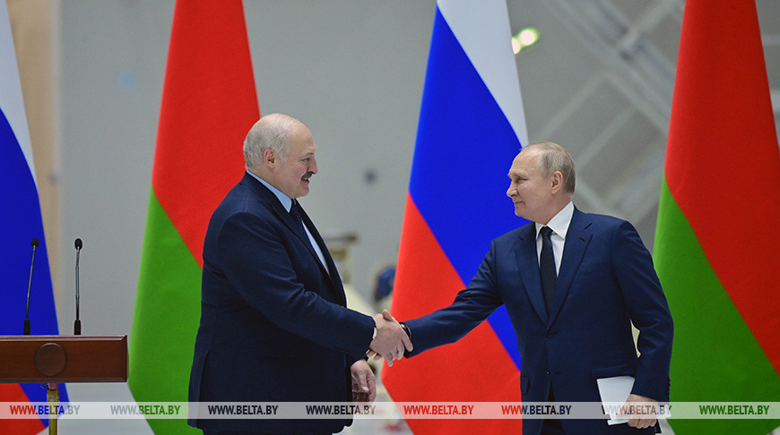 Александр Лукашенко и Владимир Путин после завершения переговоров