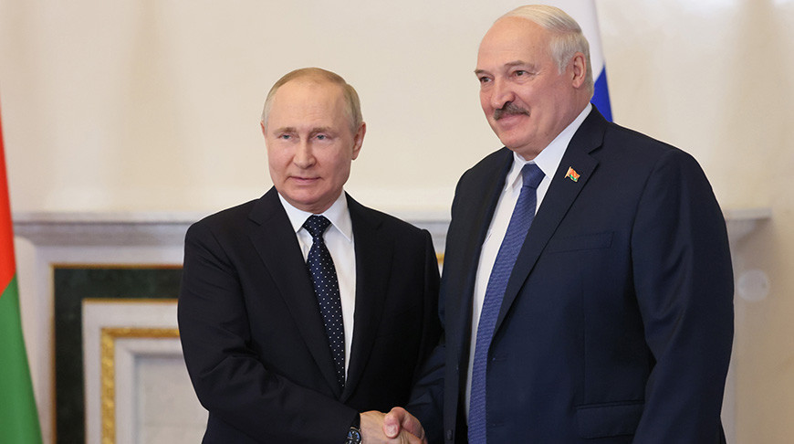 Владимир Путин и Александр Лукашенко во время встречи в Санкт-Петербурге 25 июня. Фото пресс-службы Президента РФ - БЕЛТА
