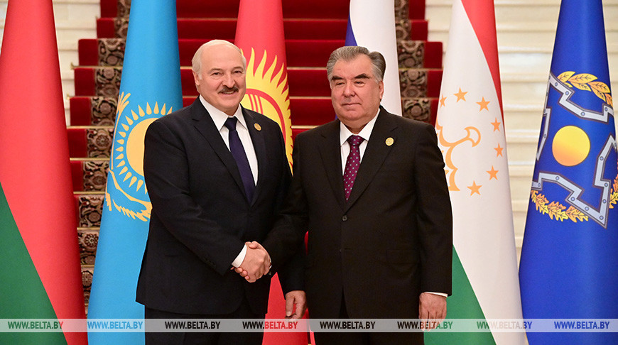 Александр Лукашенко и Эмомали Рахмон. Фото из архива, 2021 год