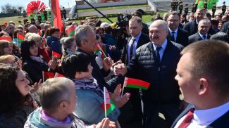 Александр Лукашенко пообщался с жителями Чечерского района