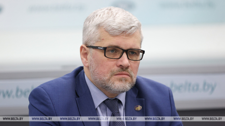 Вячеслав Данилович во время заседания