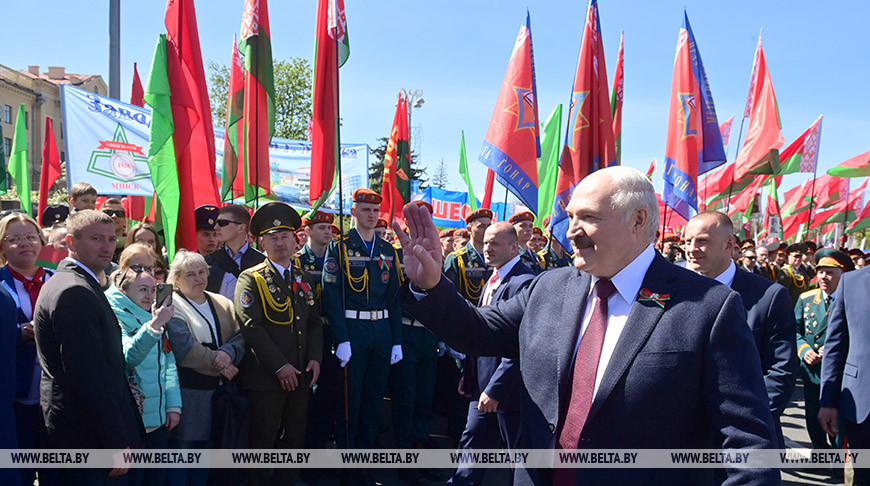 Александр Лукашенко во время торжественного мероприятия в честь Дня Победы