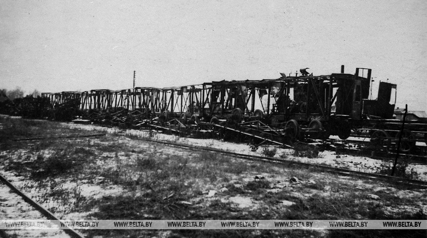 Сожженный немецкий поезд. Фото из архивов БЕЛТА