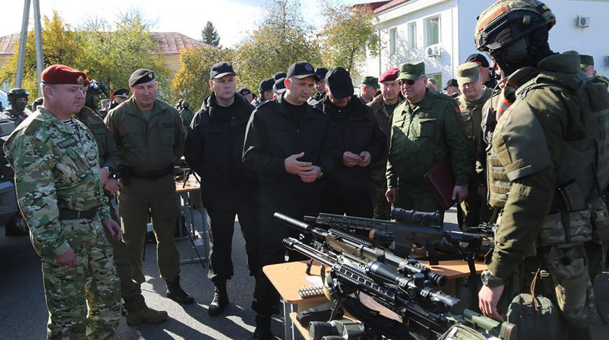 Иван Кубраков (в центре) во время тактико-специальных учений МВД. Фото МВД